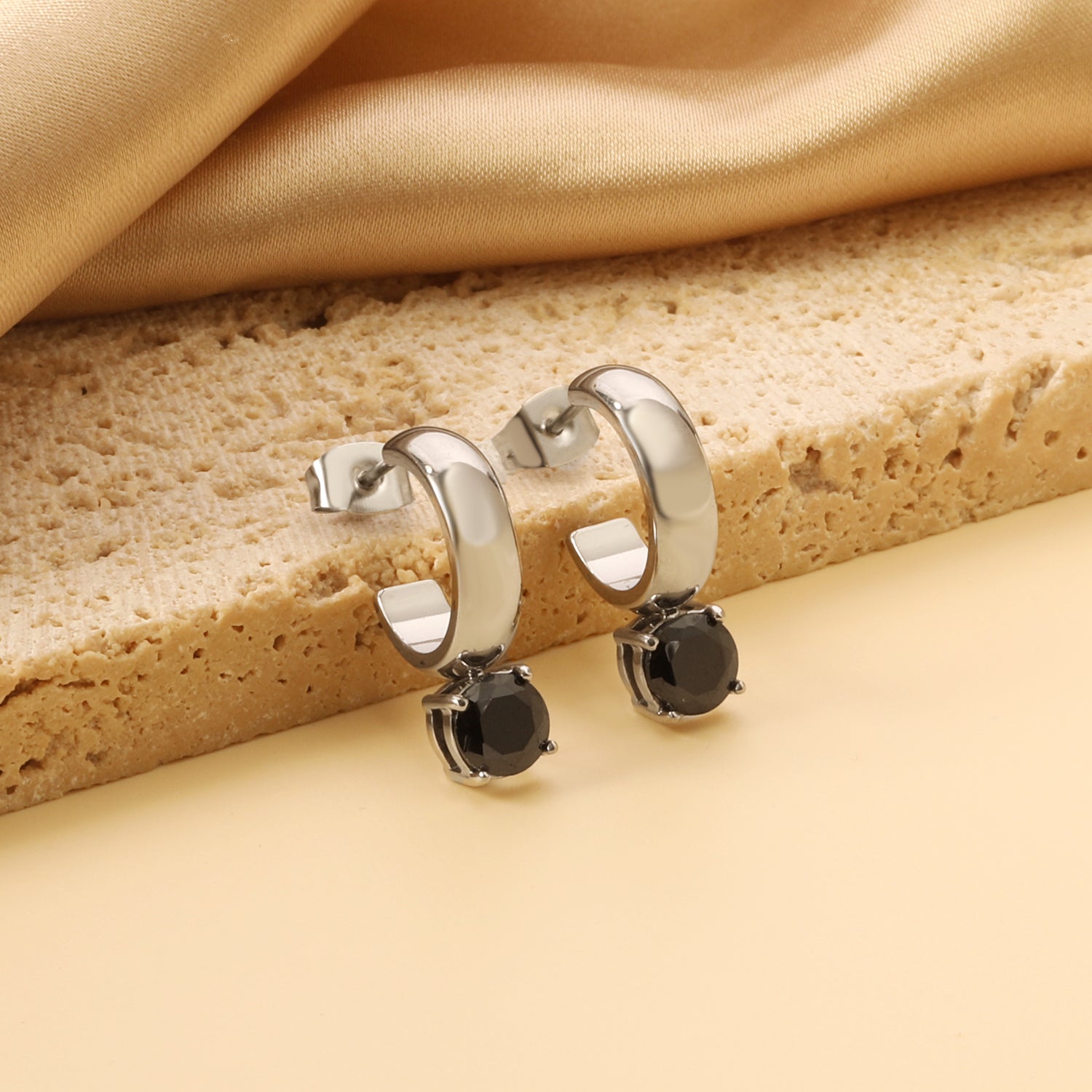 4.3*15mm C-shaped hoop with four scratches round white&black&purple&pink&green diamond stud earrings 6.2mm asonjewelry