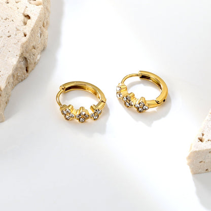 4.4 x 10.3mm three flower-shaped imitation white Czech diamonds, ear hooks 2.2 x inner diameter 10mm, earrings in gold asonjewelry