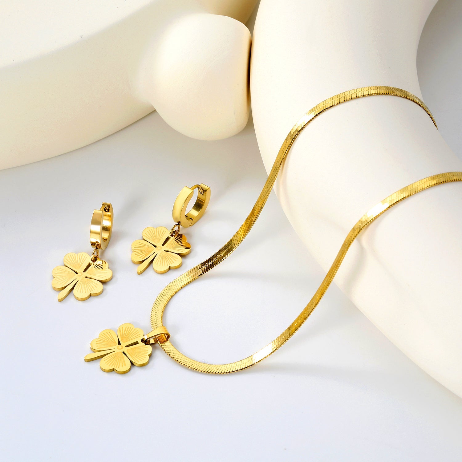 Four Leaf Clover Necklace Earring Set Gold Earrings: 15.8*18.3mm Pendant: 15.8*18.3mm3.2 Push Dense Chain 40+5cm+6mm Round Tail Plaque asonjewelry