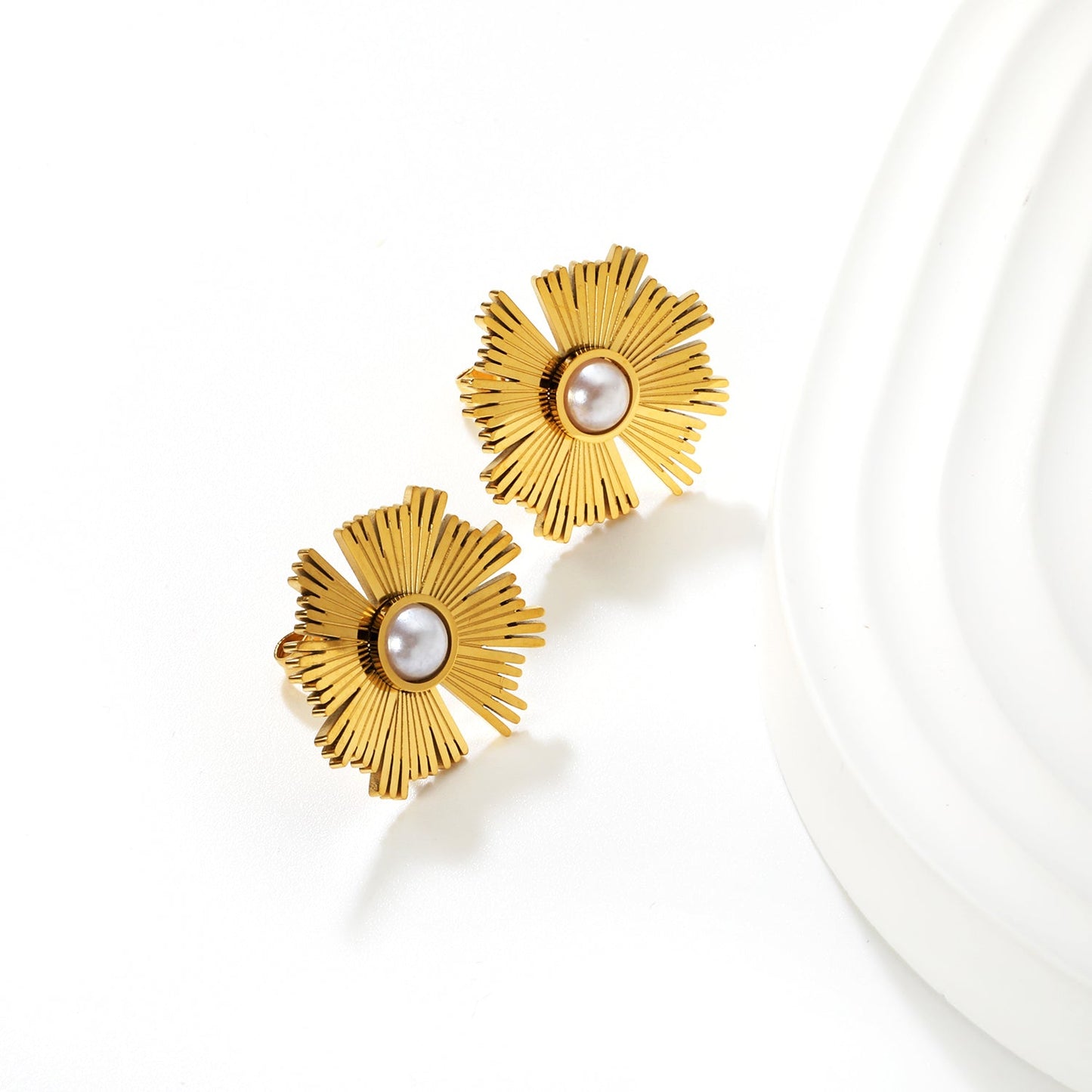20*19.7mm Irregular Sunflower Pearl Stud Earrings, Gold asonjewelry