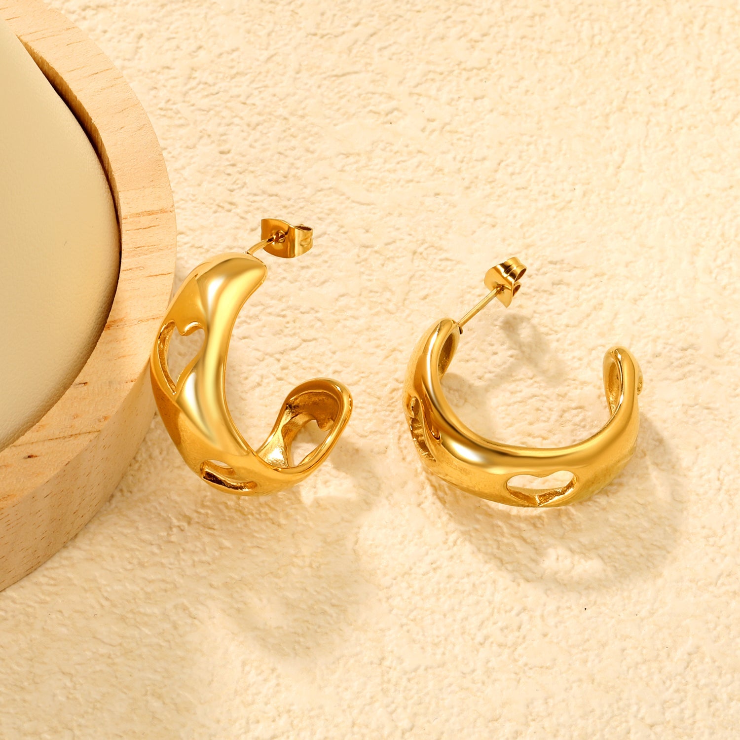 10.3*27mm C-Shaped Openwork Heart Stud Earrings Gold asonjewelry