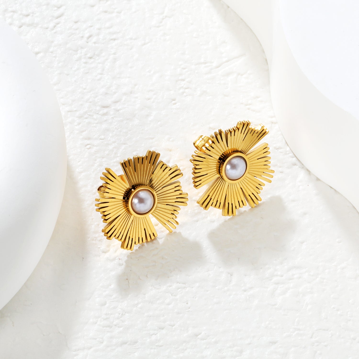 20*19.7mm Irregular Sunflower Pearl Stud Earrings, Gold asonjewelry