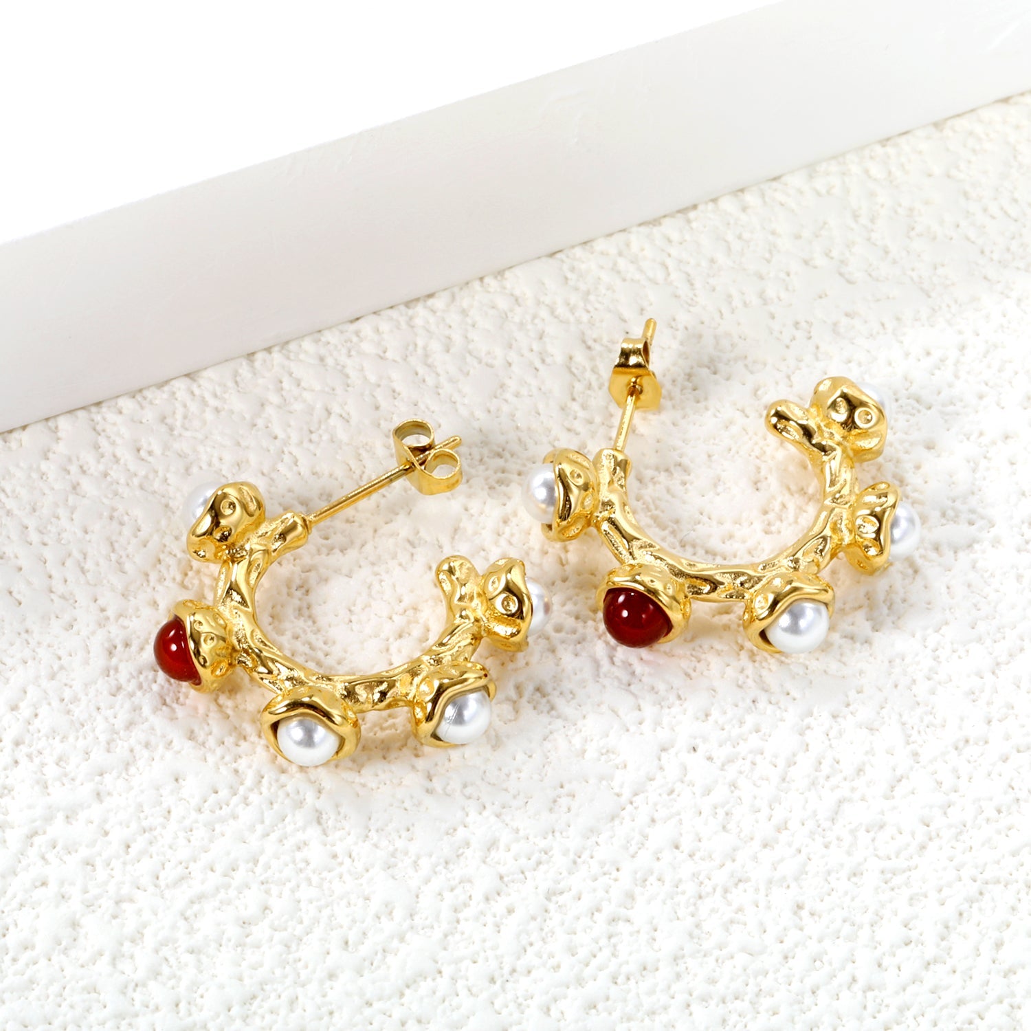 Half Round with 1pc 4mm Red Zircon + 4pcs 4mm White Pearls earring clips Thick2.4*High24.4mm Gold color asonjewelry