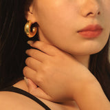 C-shaped bumpy earrings 26*32mm