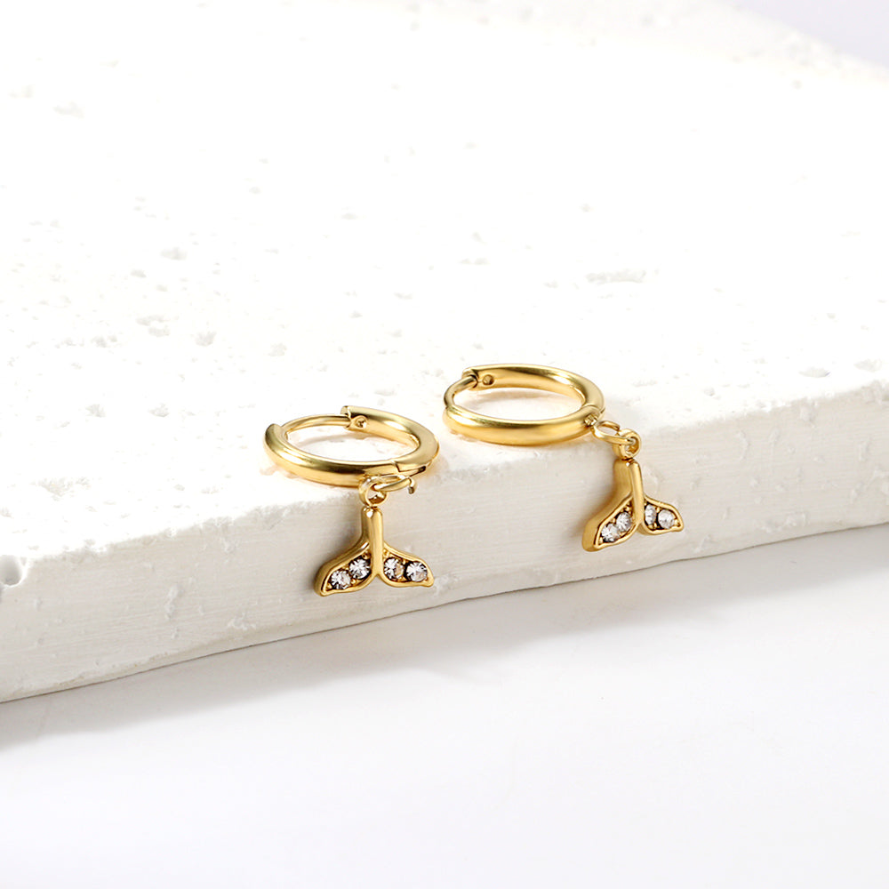 1.6x10mm circle fishtail white diamond stud earrings asonjewelry