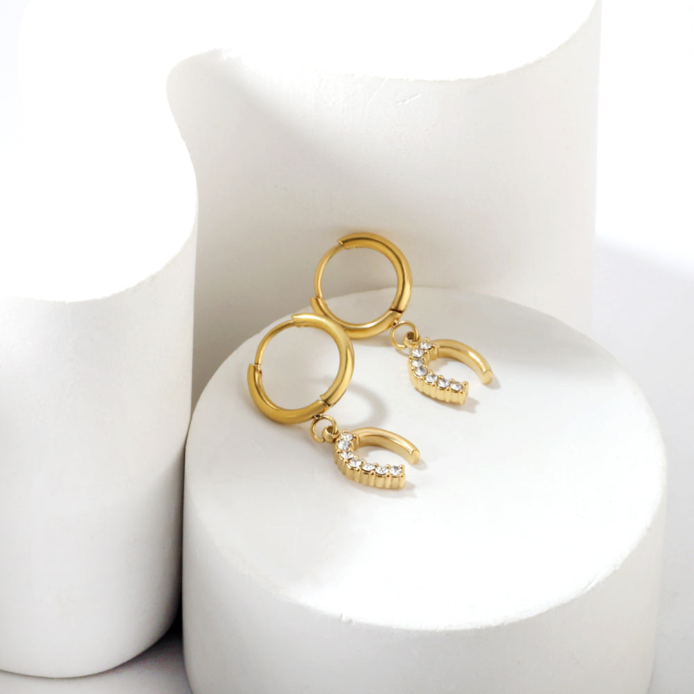 1.6x10mm circle with U-shaped white diamond stud earrings asonjewelry