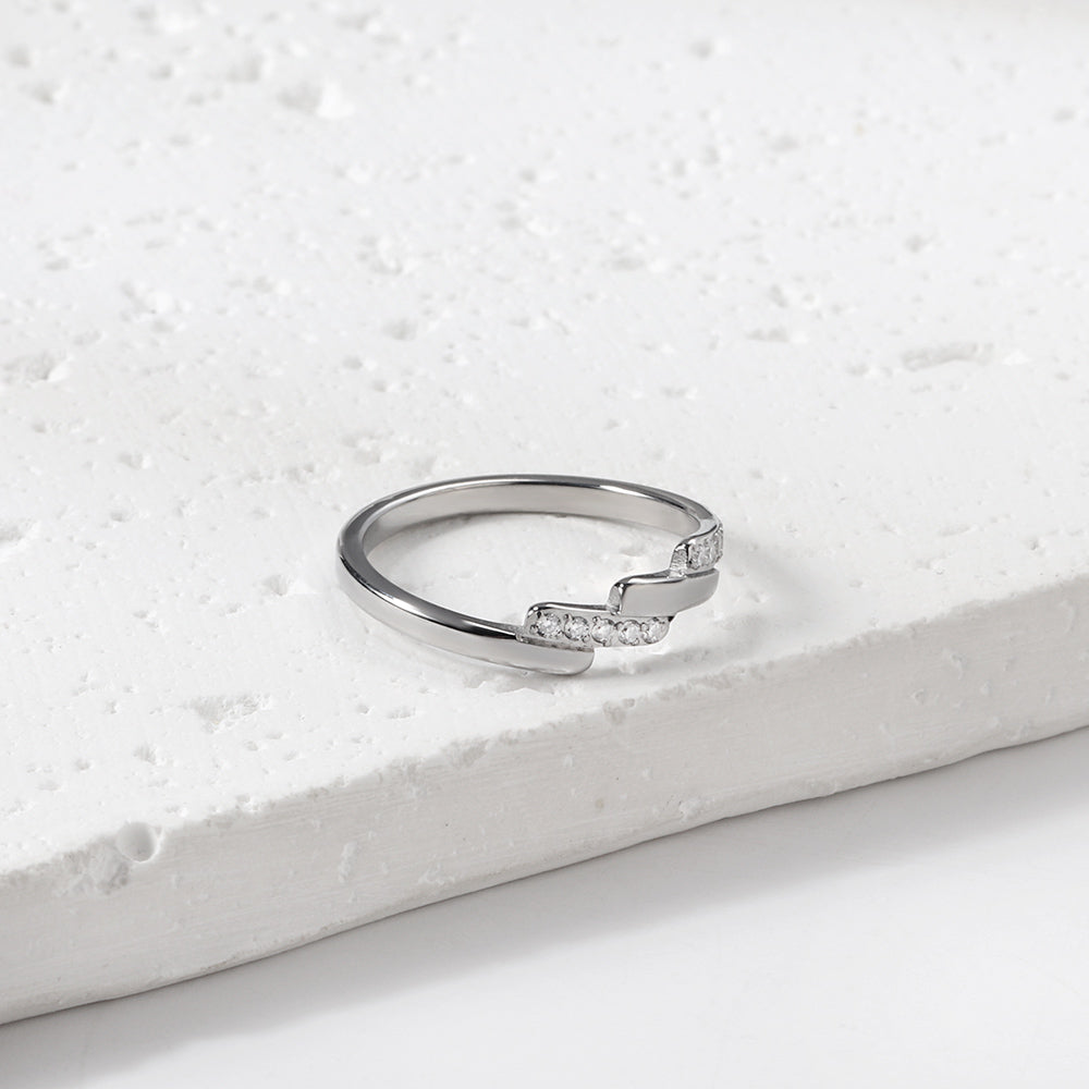 A beautifully designed ring with small round diamonds. asonjewelry