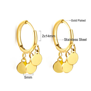 Circle earrings with 3 round accessories