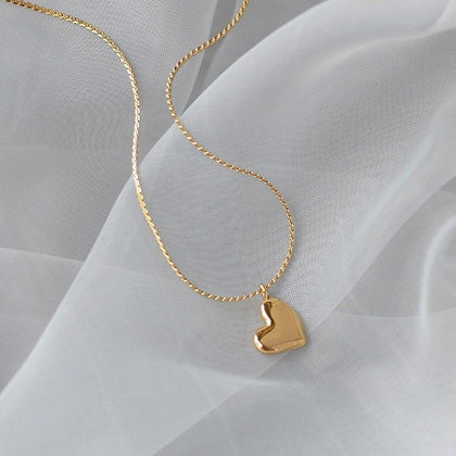 Golden heart necklace female temperament collarbone chain niche simple hundred matching necklace asonjewelry