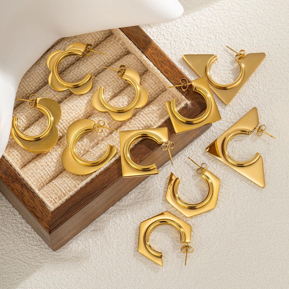 Stainless steel 18k personalized geometric earrings female European and American French inlaid diamond light luxury ear buckle earrings wholesale asonjewelry