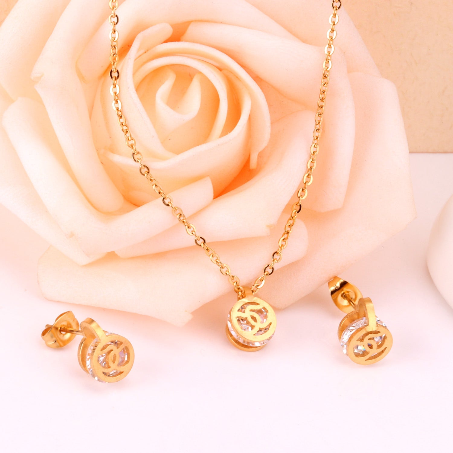 Gold/Steel Round Pendant Jewelry Set with Zirconia asonjewelry