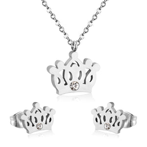 Gold/steel cut crown shape jewelry set with diamonds