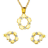 Gold/steel cut jewelry set with diamonds surrounded by many connected clouds