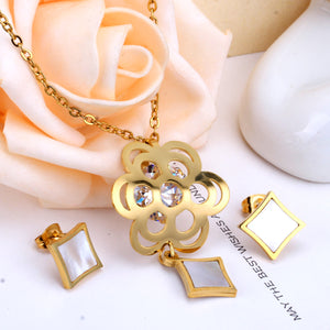 Gold Flower with Square Pendant Surface Set with Seashells Jewelry Set