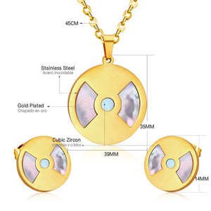 Gold Round Pendant with Scalloped Shell Jewelry Set