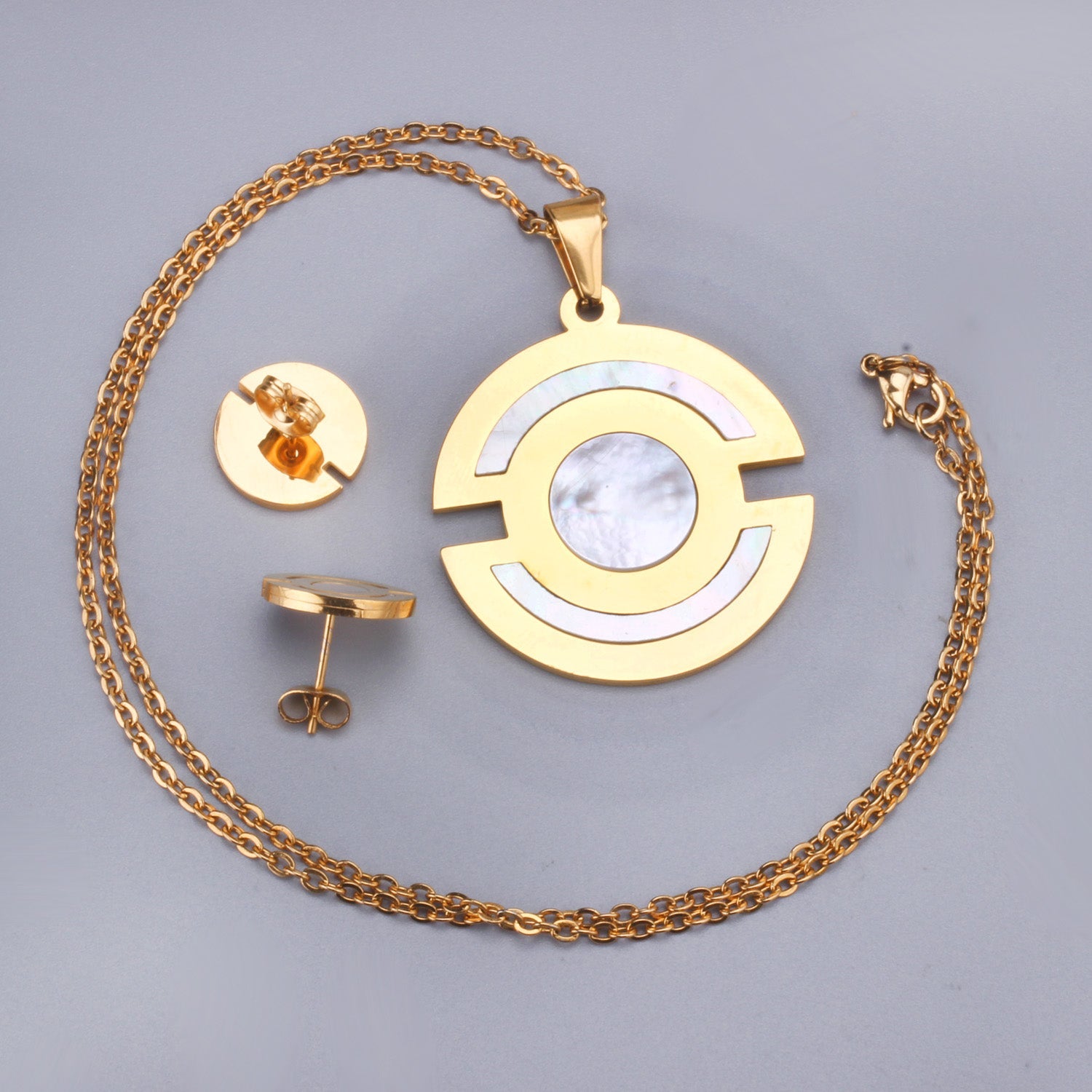 Gold Round Pendant with Two Xichang Scalloped Sticky Shells Jewelry Set asonjewelry