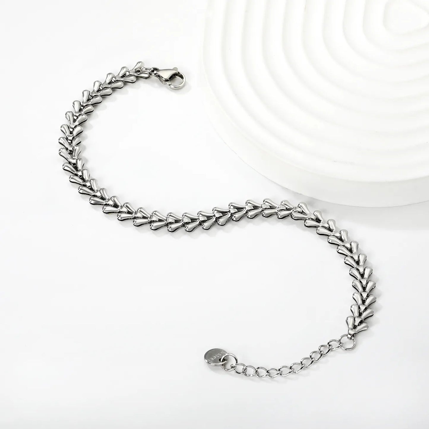 Width: 5.8mm, Thickness: 2.1mm, Heart-shaped twisted chain, 17+3cm+6mm round tail, Brand: Label, Hand chain, Steel color/Golden asonjewelry