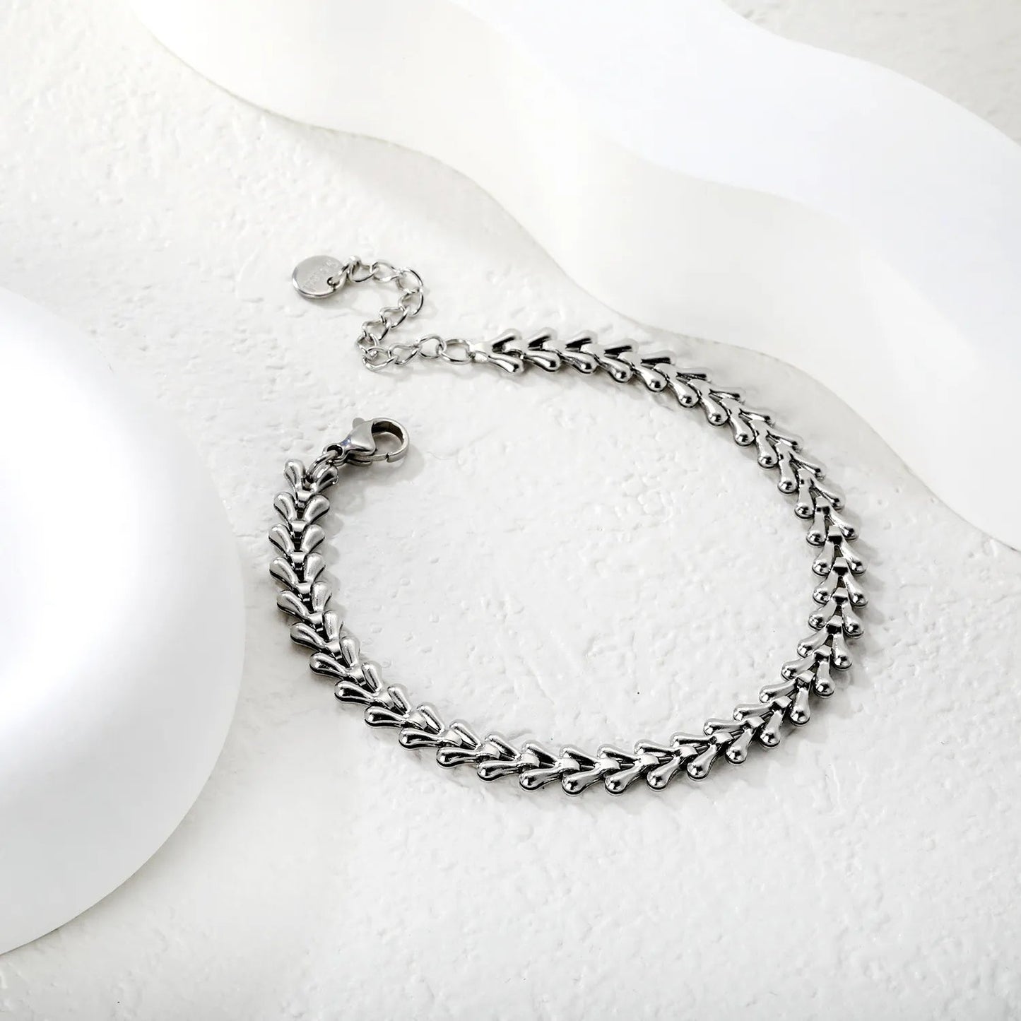 Width: 5.8mm, Thickness: 2.1mm, Heart-shaped twisted chain, 17+3cm+6mm round tail, Brand: Label, Hand chain, Steel color/Golden asonjewelry