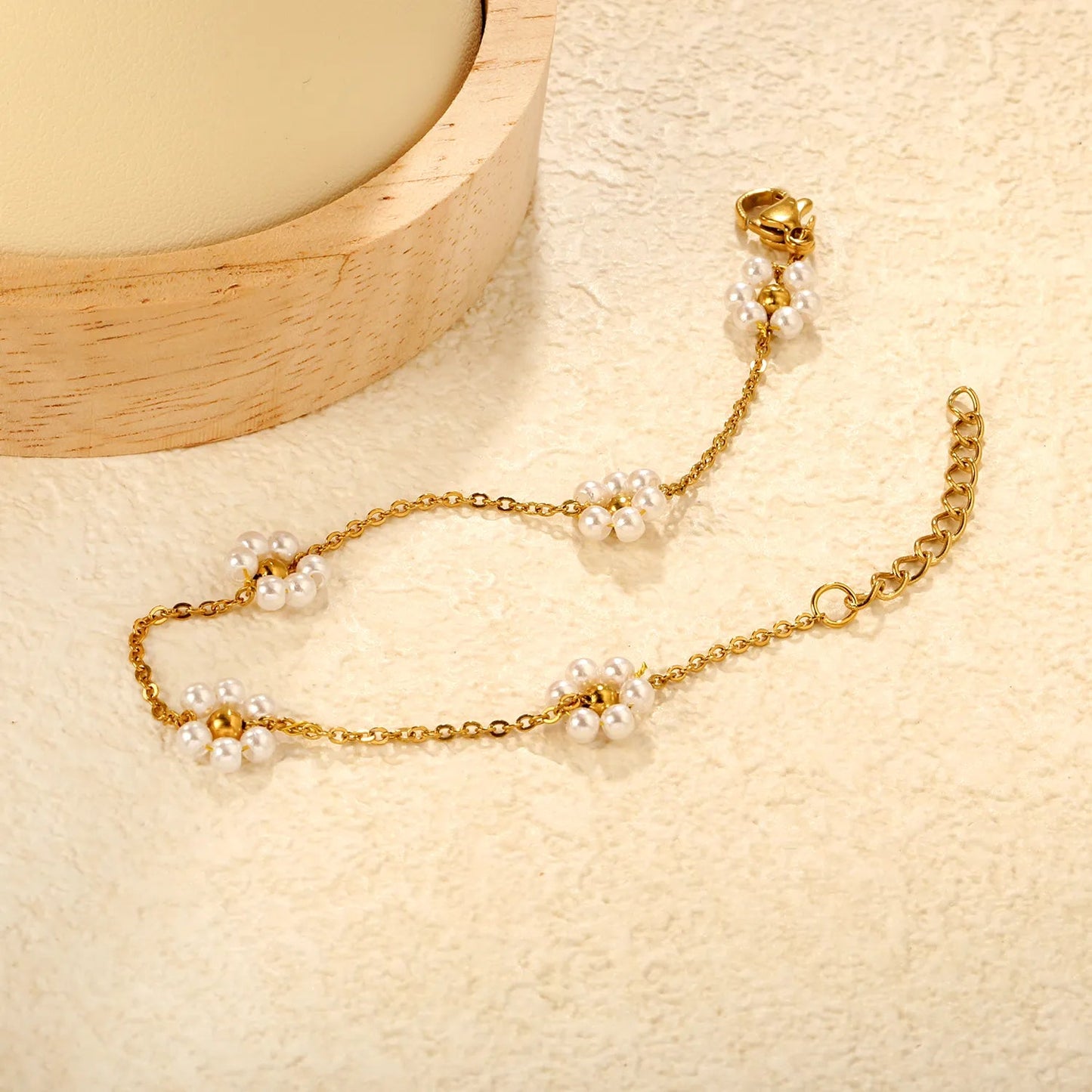 5 steel beads + 6 white pearl-shaped 18+3cm bracelet in gold color asonjewelry