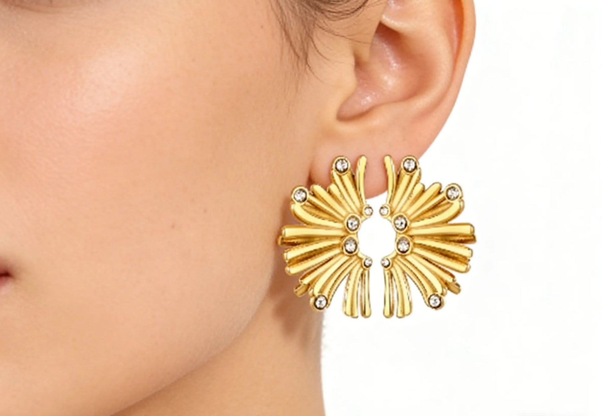 Gold Fan Shaped Diamond Stud Earrings 17*25mm Sparkly Inlaid Diamond Fashion Earrings for Women Daily Wear Party Jewelry Accessory asonjewelry