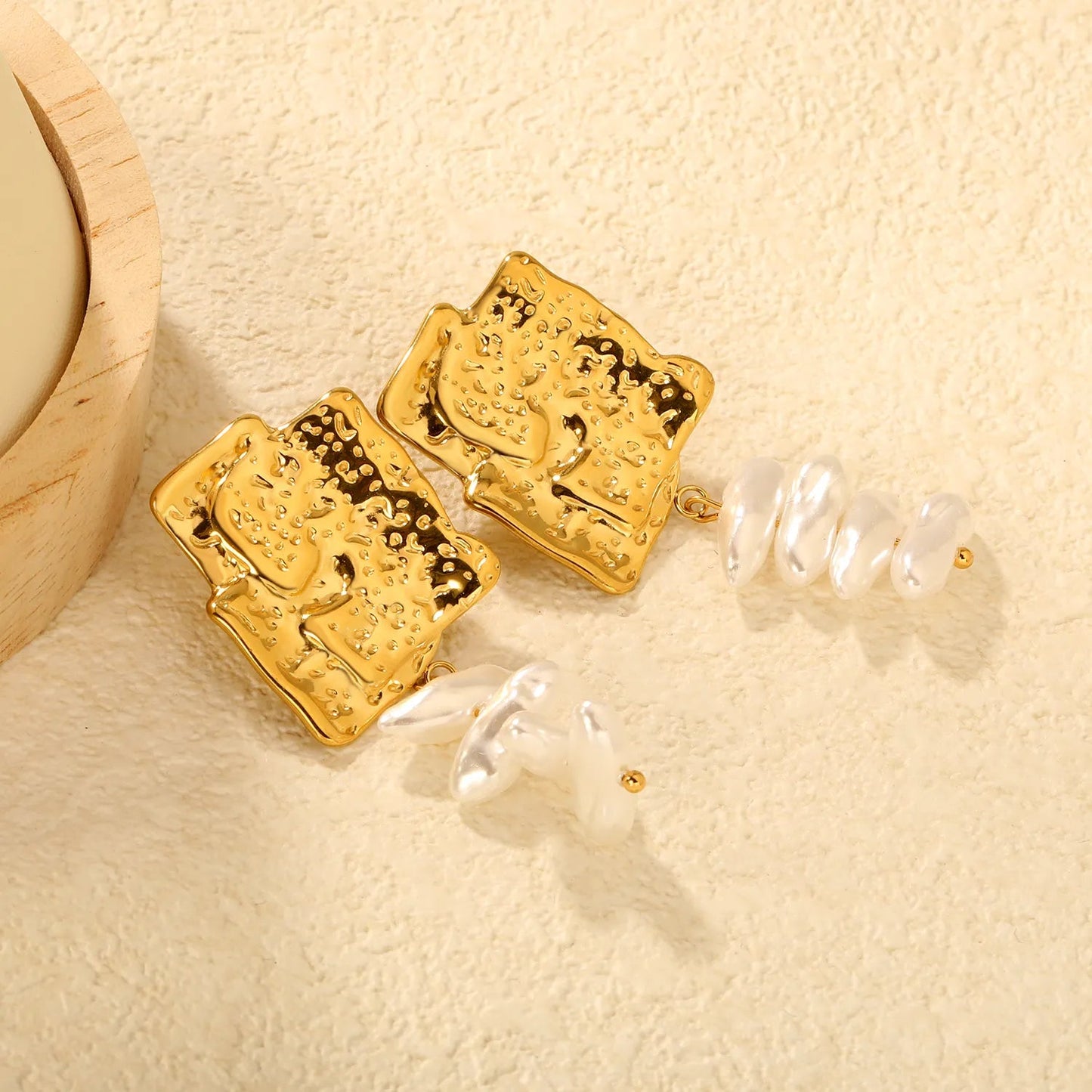 Fashion Gold Irregular Hammered Stud Earrings 23.5*27mm 4 Pcs 5*15 Imitation Pearls Daily Wear Party Jewelry asonjewelry