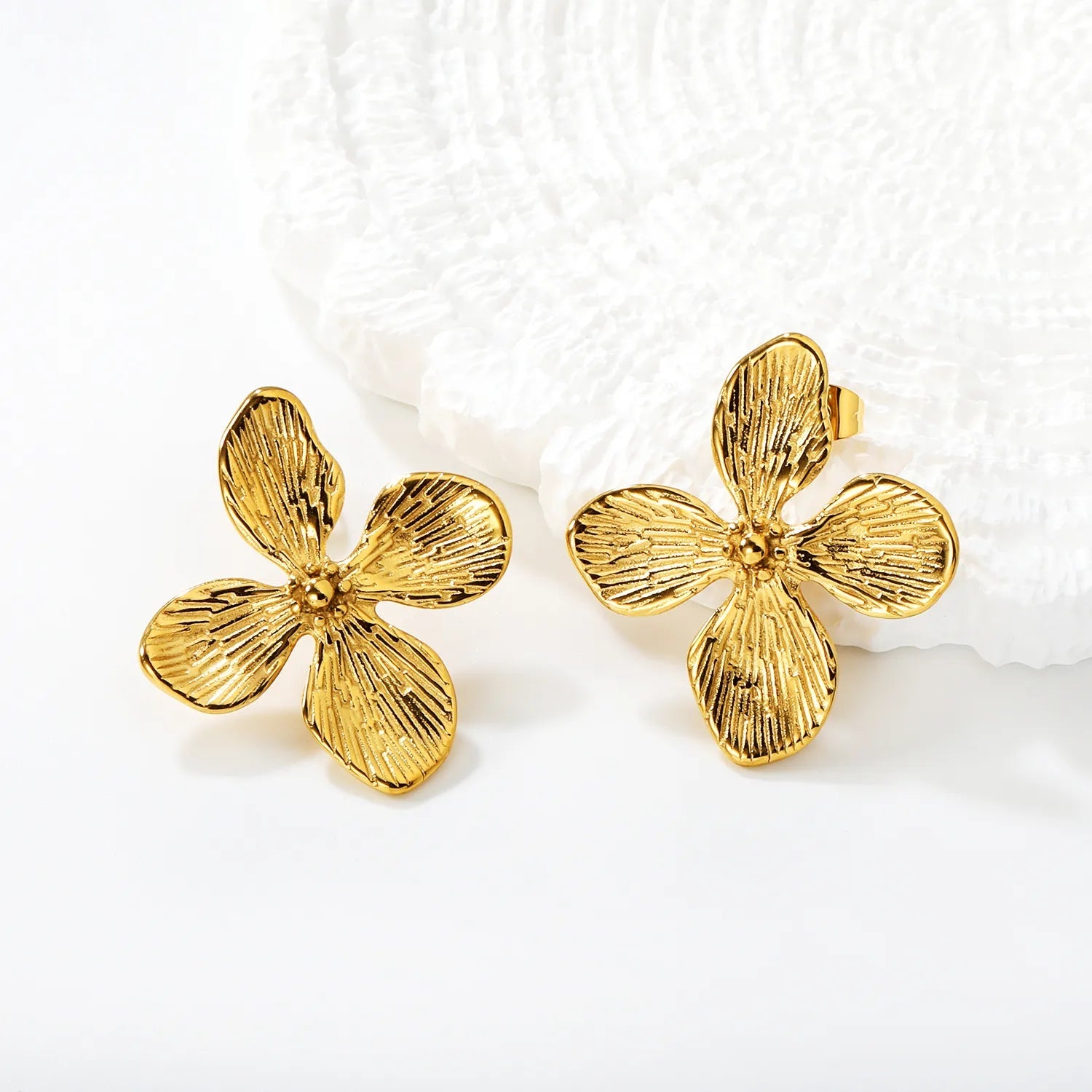 28*30mm Gold Four-Petal Flower Stud Earrings Delicate Floral Shape Metal Earrings Women Trendy Daily Party Wedding Fashion Ear Accessories asonjewelry