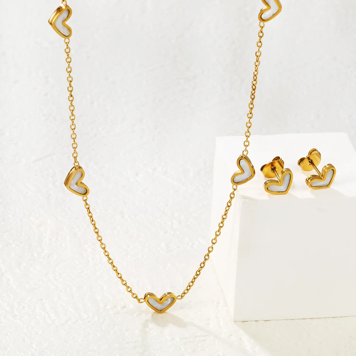 (Same as LPS51301G) White Pearl Heart Necklace and Earring Set in Gold - Asonjewelry