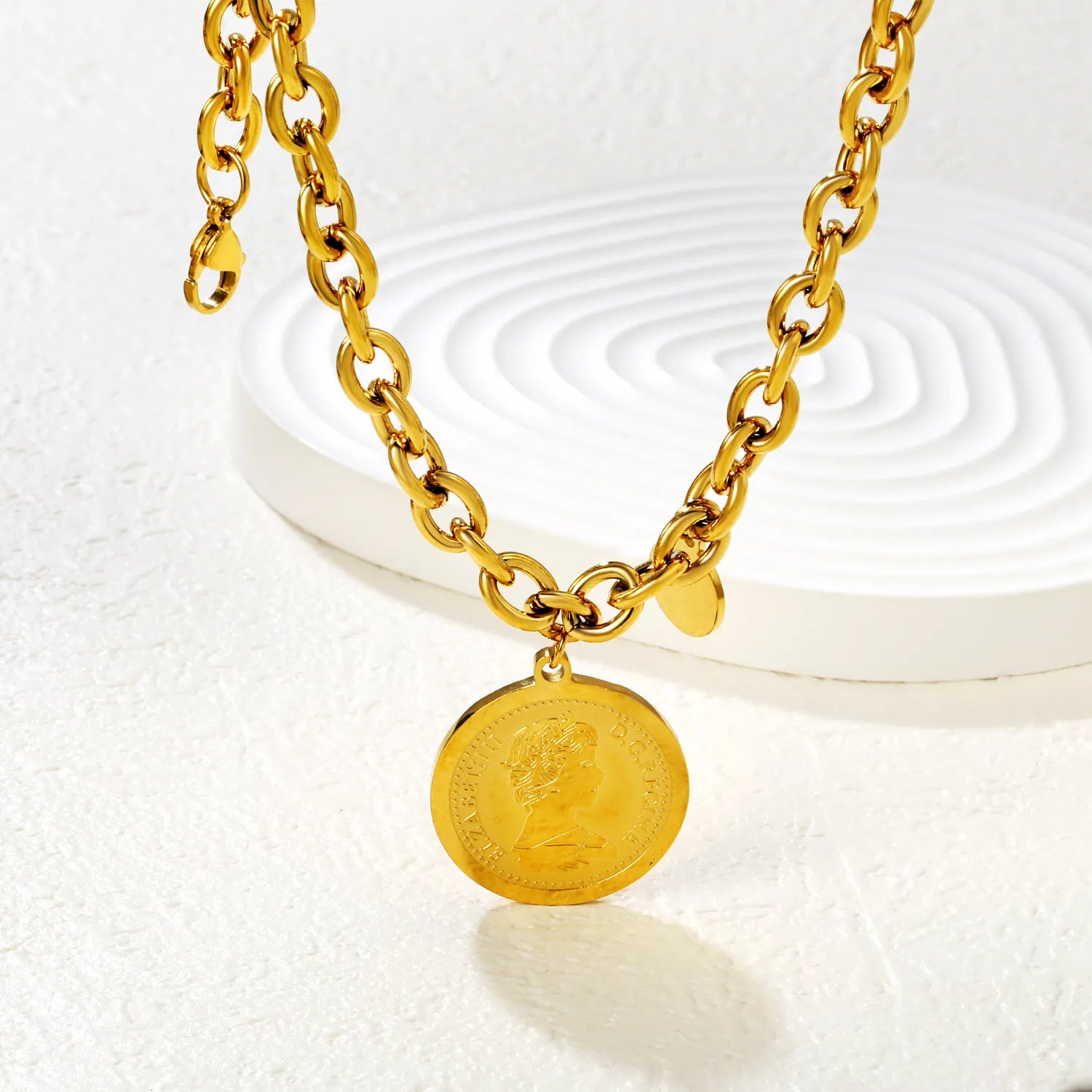 Cut Disc Pendant Necklace in Gold - Asonjewelry