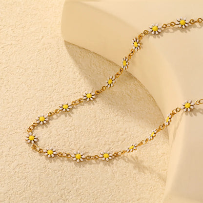 White Eight-Petaled Flower Necklace in Gold - Asonjewelry