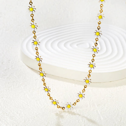 White Eight-Petaled Flower Necklace in Gold - Asonjewelry