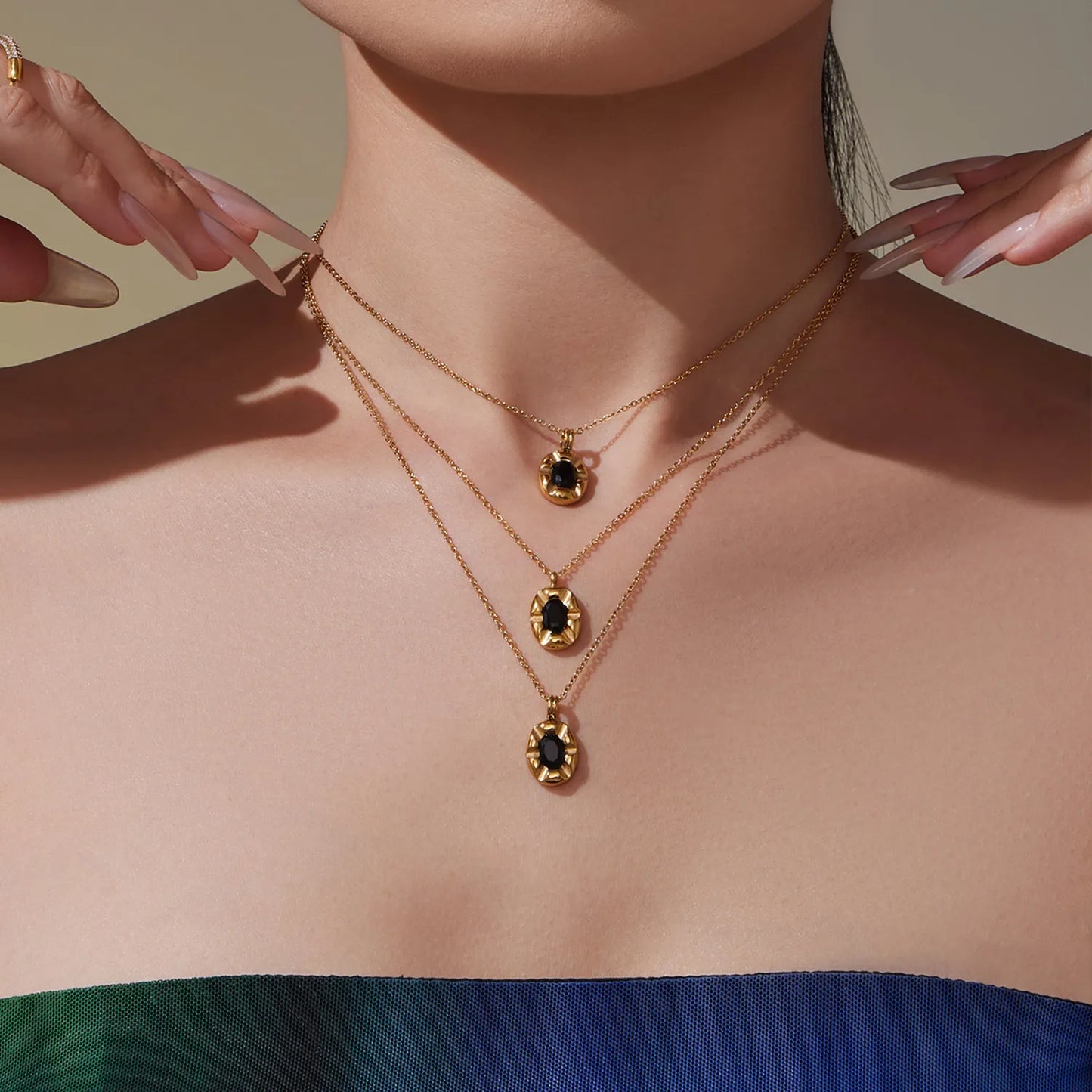 Elliptical Black Zircon Necklace Gold 05 Cross Chain 40+5+4.5*8.6mm Elliptical Tag Pendant 10.3*18.2mm Stone 4.9*7mm