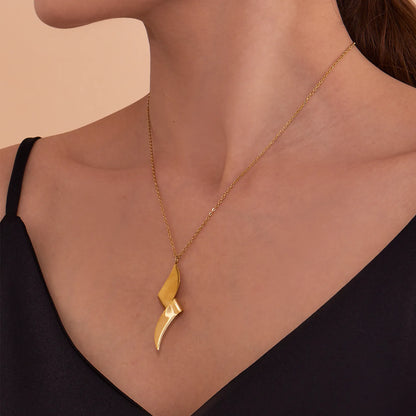 15*47mm Twisted Knot Pendant Necklace 05 Cross Chain 40+5cm + 4.5*8.6cm Oval Tag Gold/Two-Tone Gold