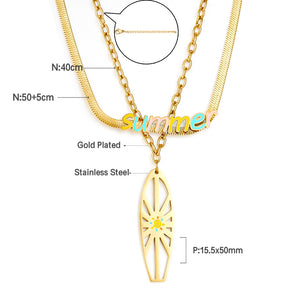 Collier d'été à double chaîne avec lettres de couleurs mélangées et bouclier