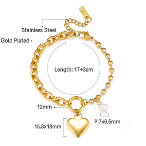 Accesorios en forma de corazón con pulsera de perlas blancas de forma especial