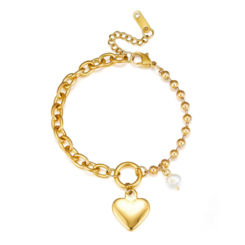Accesorios en forma de corazón con pulsera de perlas blancas de forma especial