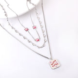 Accesorios de letras cuadradas de acero inoxidable + Cadena en forma de corazón + Collar cuadrado de tres cadenas con 3 diamantes rosas