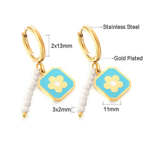 Boucles d'oreilles cercle en acier inoxydable avec 8 perles blanches + carré avec fleur de pêcher bleue