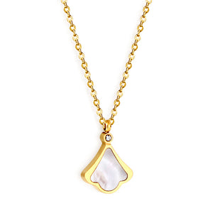 2023 New Bud Shape Black And White Shell Pendant With Diamonds Necklace