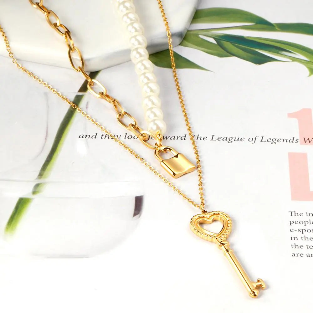 Fashion Lock With Key Double Pendant Necklaces For Women Imitation Pearl Chain Necklace Popular Jewelry 2021 Hot asonjewelry