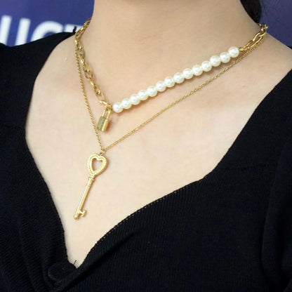 Fashion Lock With Key Double Pendant Necklaces For Women Imitation Pearl Chain Necklace Popular Jewelry 2021 Hot asonjewelry